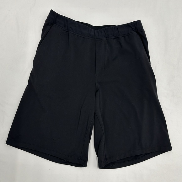 Lululemon Fundamental Short - Picture 4 of 11